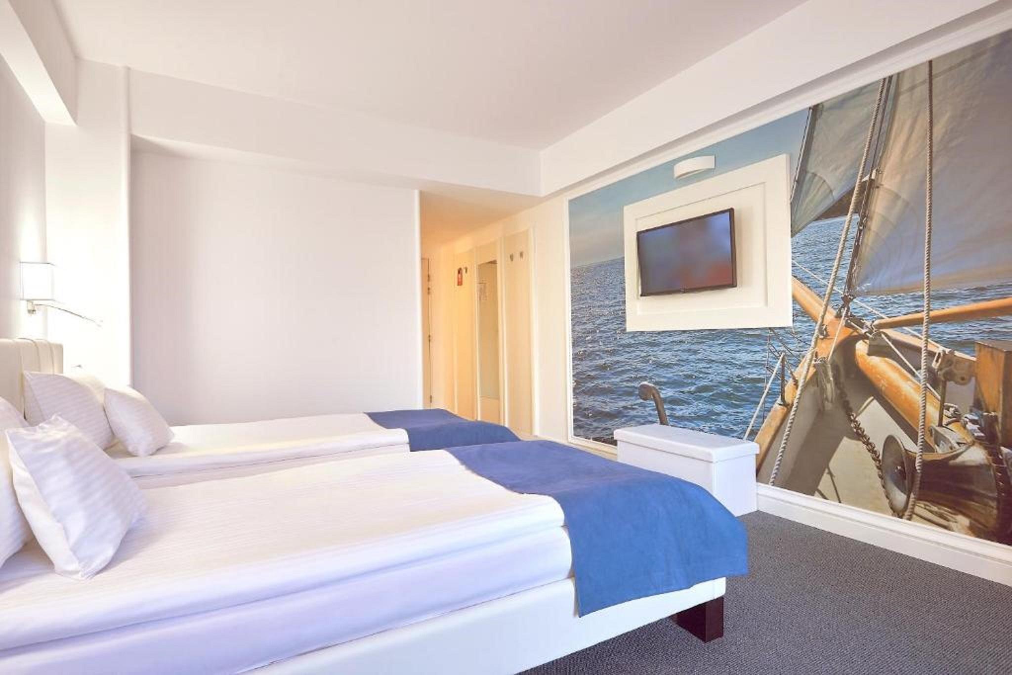 Continental Forum Hotel 4*