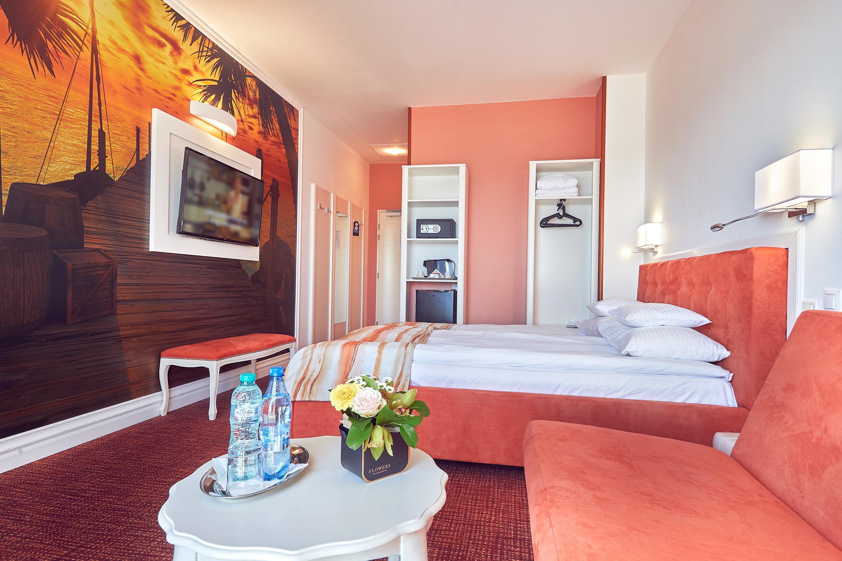 Continental Forum Hotel 4*
