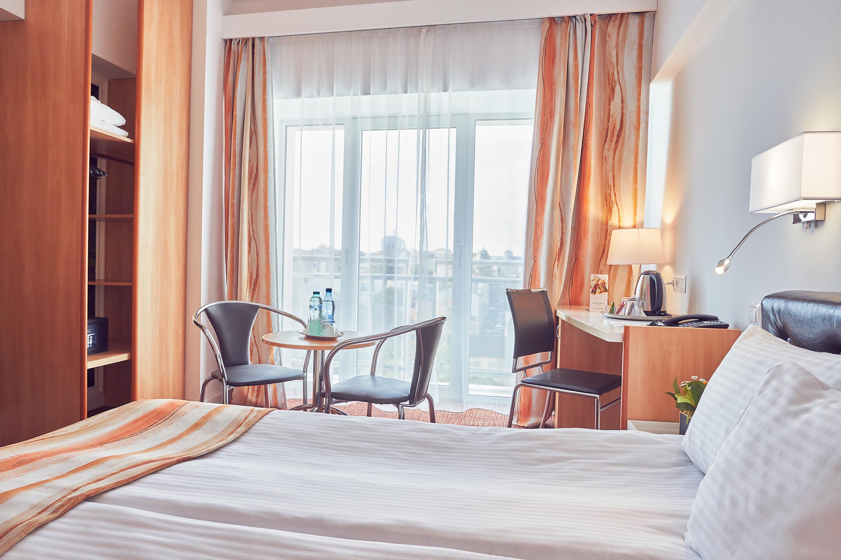 Hotel Continental Forum 4*