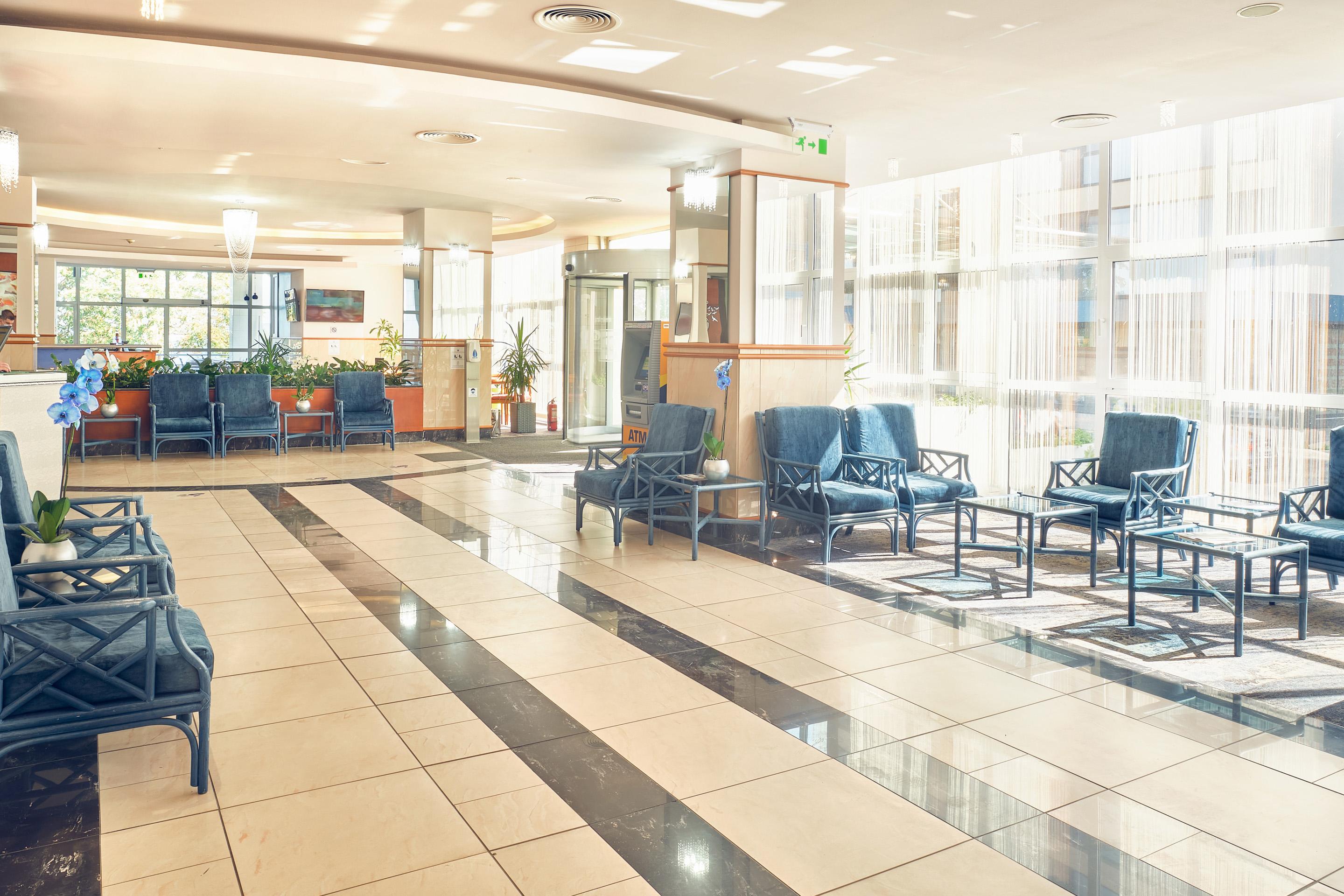 Hotel Continental Forum 4*