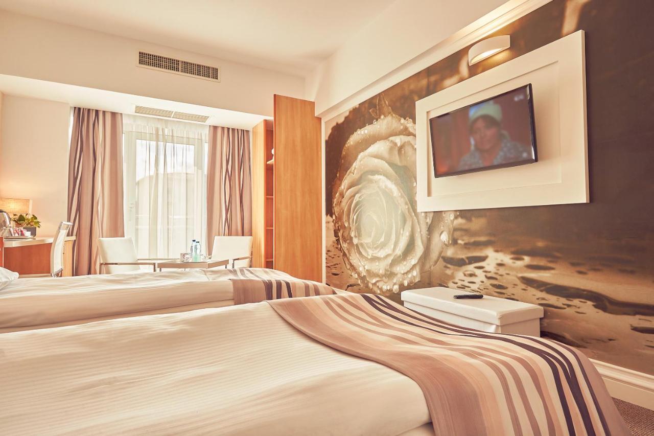 Continental Forum Hotel
